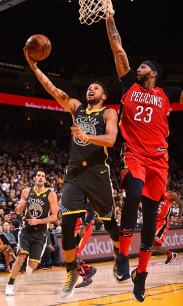 Curry shakes off rugged start to lead Warriors past Pelicans (Nov 25, 2017)